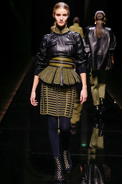 Look 4